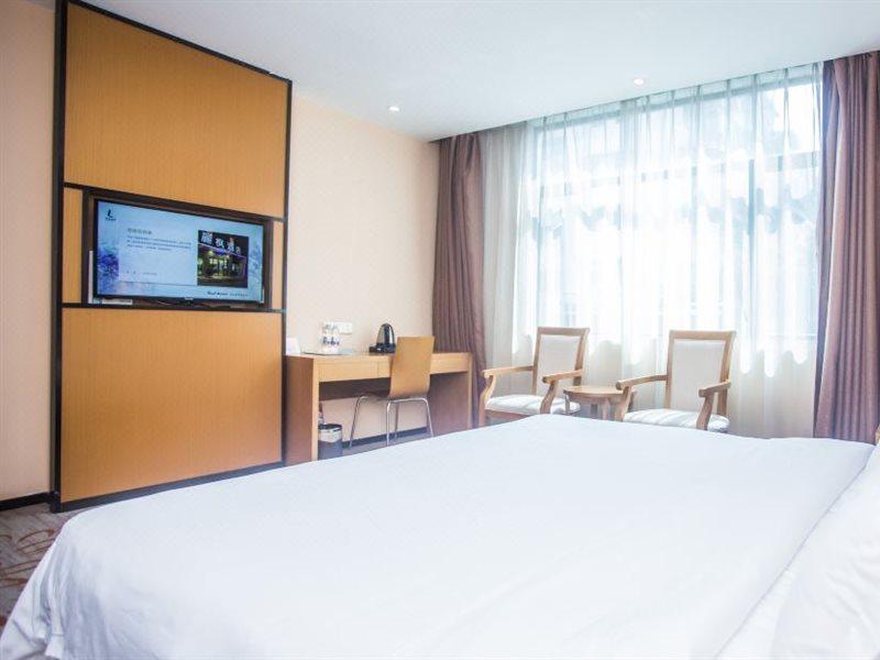 Lavande Hotel Tianhe Gangding Subway Station Branch Canton Esterno foto