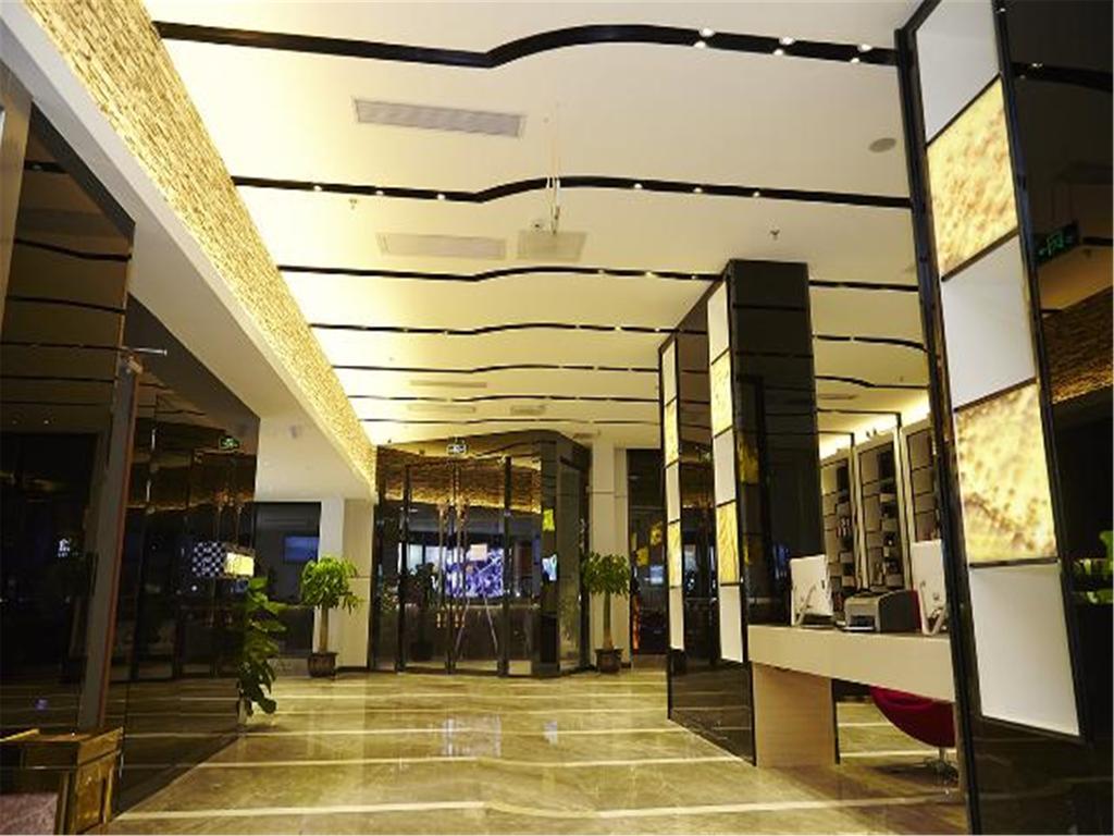 Lavande Hotel Tianhe Gangding Subway Station Branch Canton Esterno foto